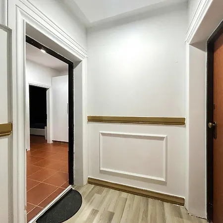 Kamelia 676 * Durres