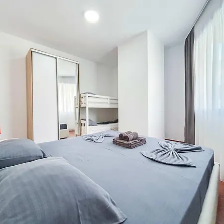 Apartment Kamelia 676