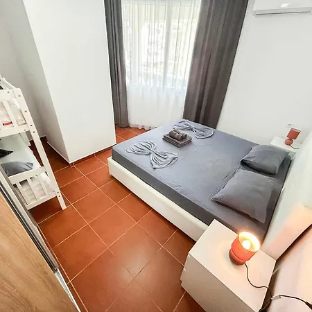 Kamelia 676 Durres