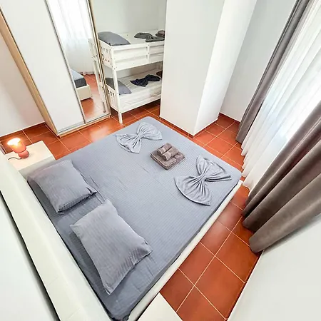 Apartment Kamelia 676