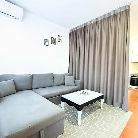 Kamelia 676 * Durres