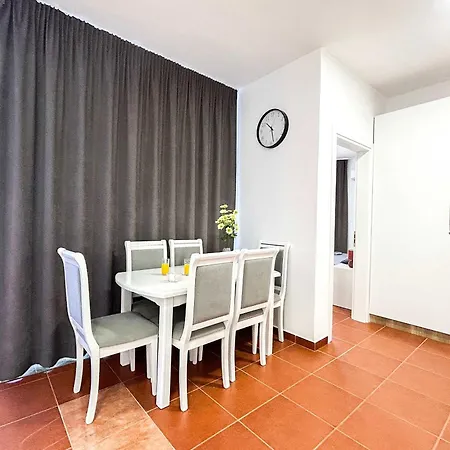 Apartment Kamelia 676
