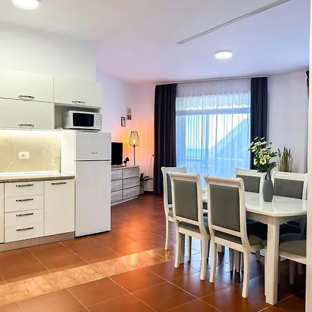 Apartment Kamelia 676