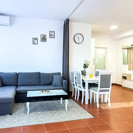 Kamelia 676 Apartment *