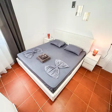 Kamelia 676 * Durrës