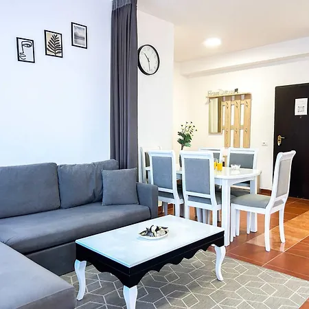 Kamelia 676 * Durrës